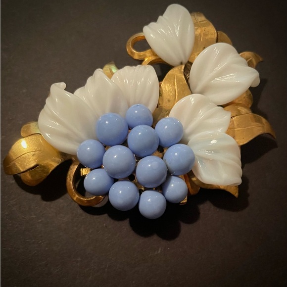 Art Nouveau - Lamp-work Glass Brooch - Antique